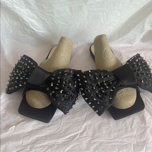 Pnkelephant Flats with studded Bow